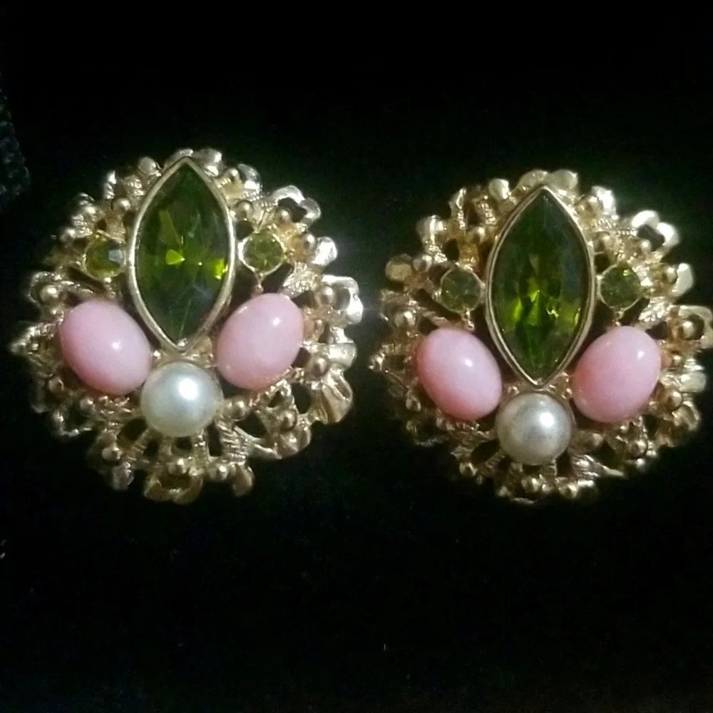 Vintage Sarah Coventry "Fashion Splendor" Clip-On Earrings - Picture 1 of 5